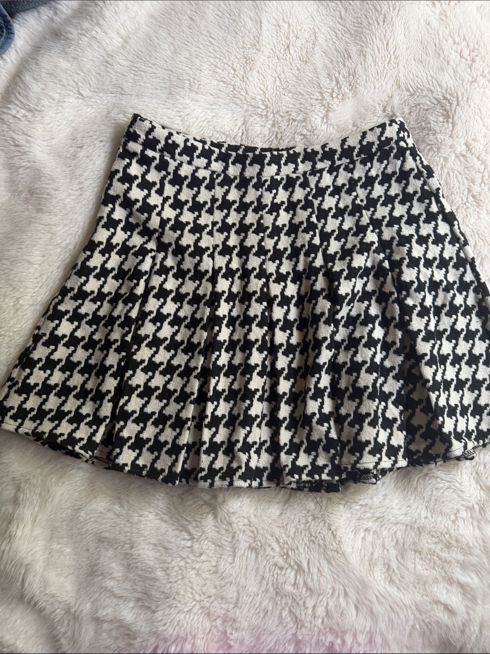 Vici Black and White Houndstooth Circle Skirt